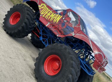 Total Covering sur Monster Truck X Spiderman