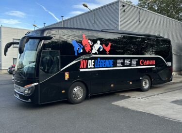 Marquage adhésif sur un Bus x Canon x XV de France